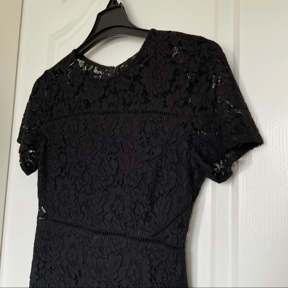 ⚡️ F21 Lace Dress - Picture 3 of 5